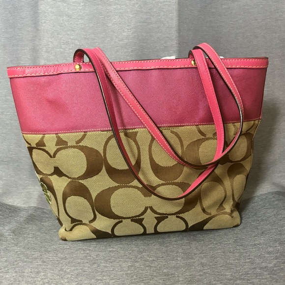 Rare Pink Chrysanthemum Coach Signature Collection Purse - Picture 2 of 7